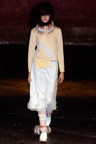 Look 3